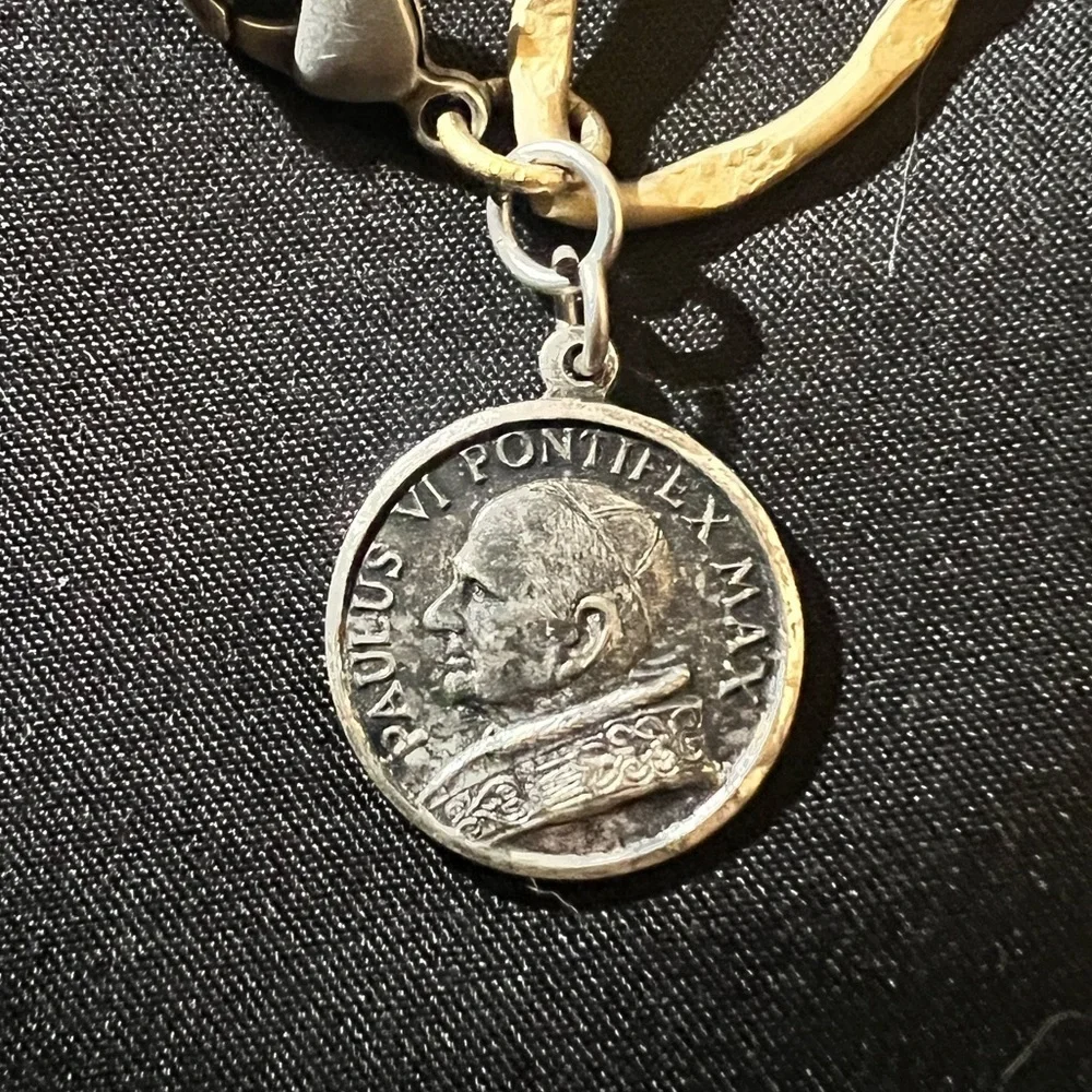 N/A elegant gold